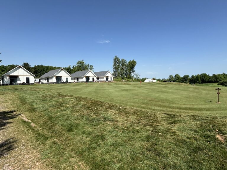 putting-green-silo-cottages-vacation-home-rentals-open