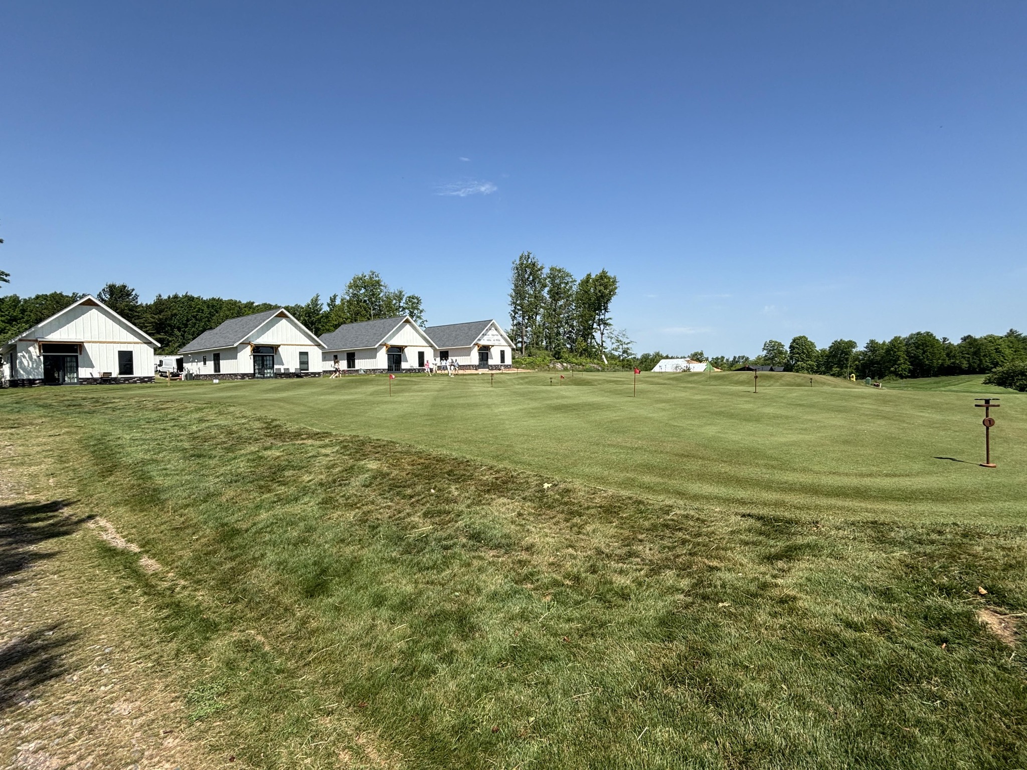 putting-green-silo-cottages-vacation-home-rentals-open